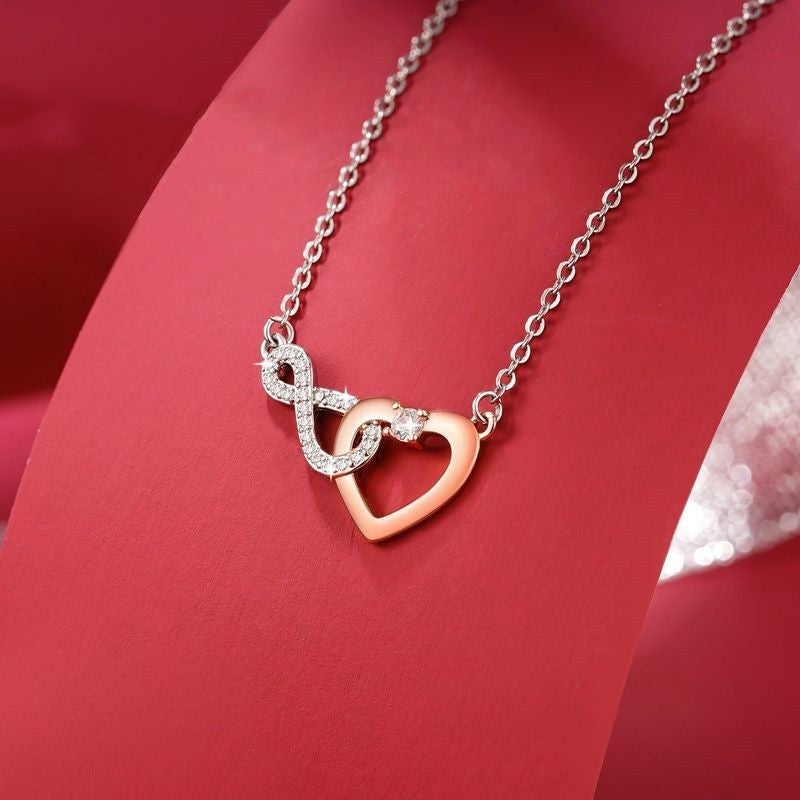 Love Infinity– Halsband med Evighetsberlock