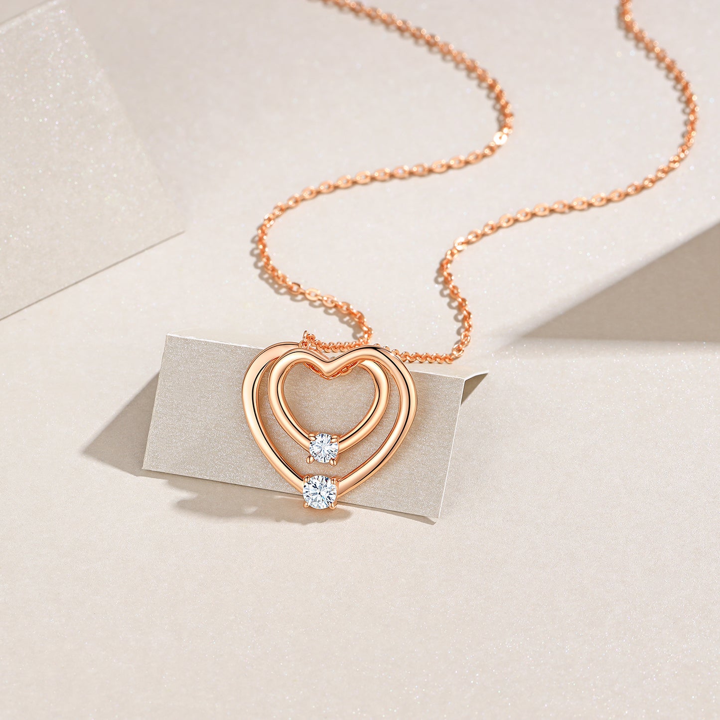 Elegant Halsband med Moissanite-inspirerad Sten