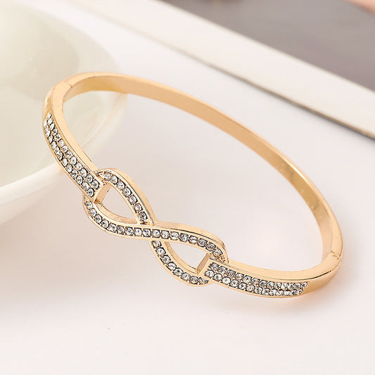 Luxury Infinity Armband För en Förhöjd Elegans